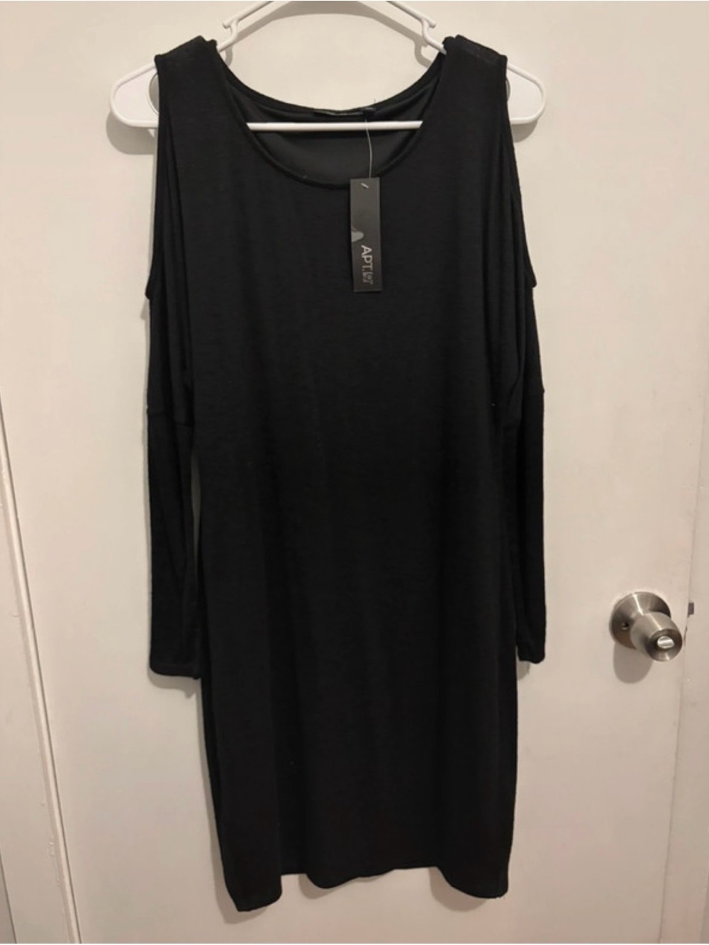 Apt. 9 Black Cold-Shoulder Long Sleeve Shift Dress